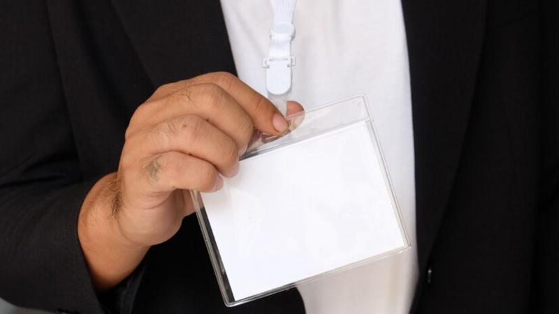 Crachá de Empresa: 7 Dicas para Criar o Seu Perfeito
