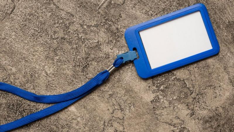 Crachá de Identificação de Funcionário: Importância e Tipos